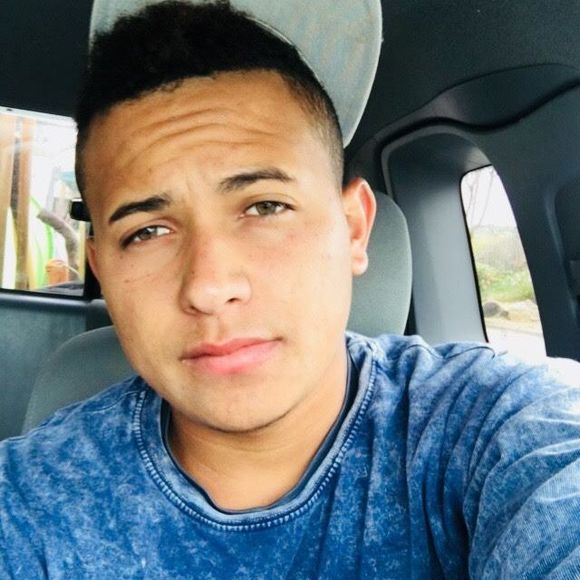 Meet your Posher, Reyes - Picture 1 of 1